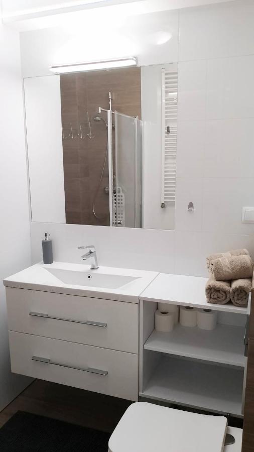 Apartament Zalesie Z Tarasem Lubiń Εξωτερικό φωτογραφία